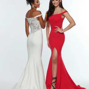 31304 The fabric in this dress style is Ponte and Lace